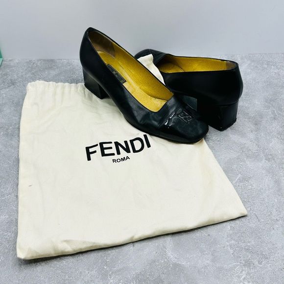 Vintage FENDI Scarpe Zucca Pumps Round Toe Size 7.5 with Dustbag - Picture 1 of 12
